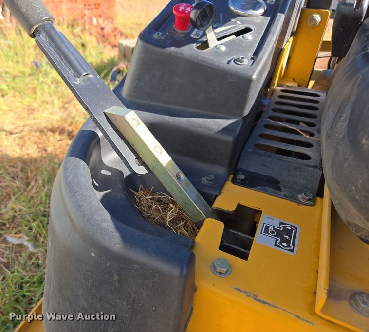 image for item ER8094 2014 Hustler Fastrak SD ZTR lawn mower