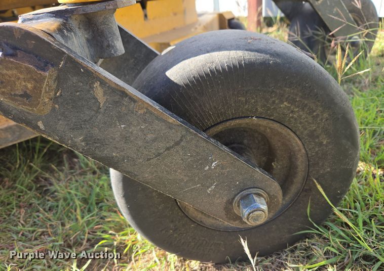 image for item ER8095 Hustler Super Z ZTR lawn mower