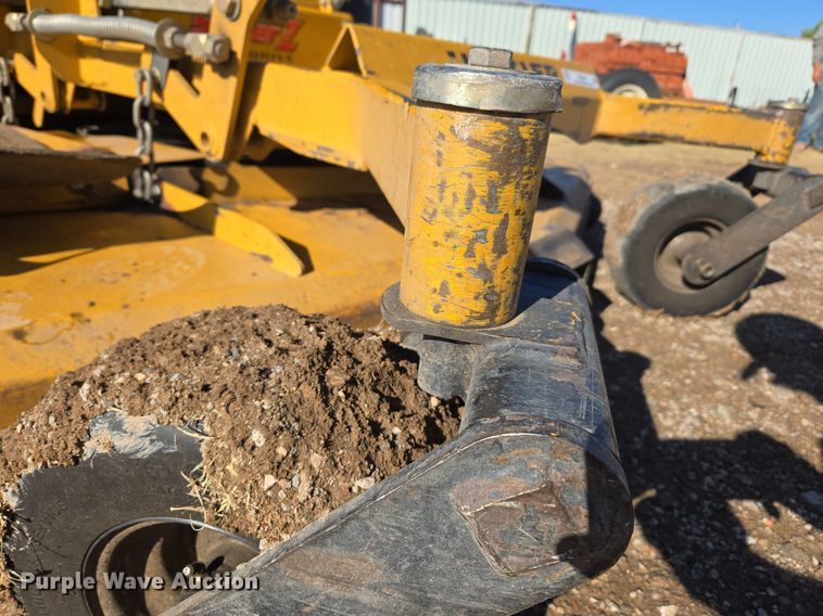 image for item ER8096 2014 Hustler Super Z ZTR lawn mower