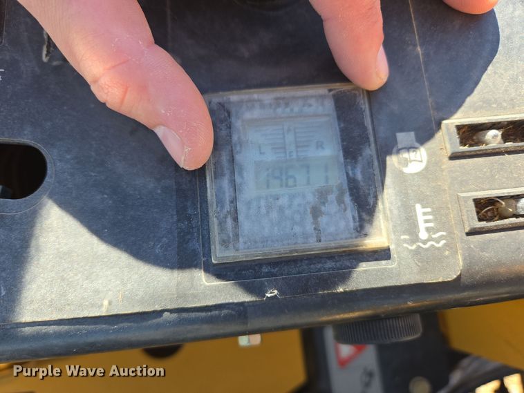 image for item ER8096 2014 Hustler Super Z ZTR lawn mower