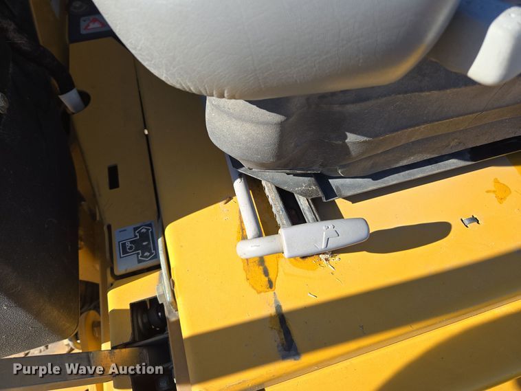 image for item ER8096 2014 Hustler Super Z ZTR lawn mower