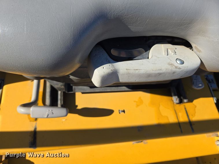 image for item ER8096 2014 Hustler Super Z ZTR lawn mower