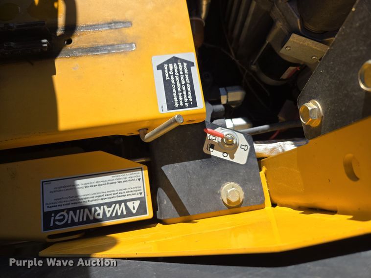 image for item ER8096 2014 Hustler Super Z ZTR lawn mower