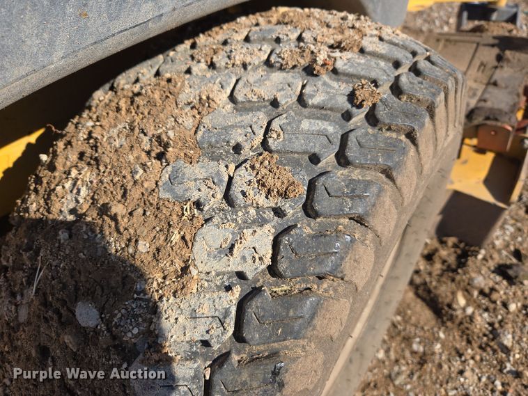 image for item ER8096 2014 Hustler Super Z ZTR lawn mower