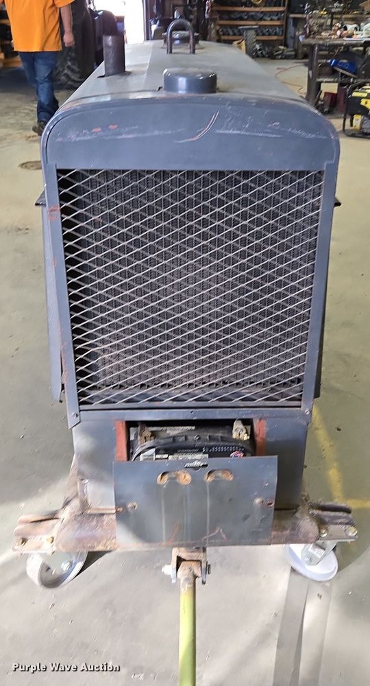 image for item ER8098 Lincoln SA-200 F-163 welder