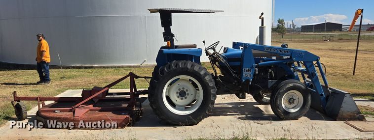image for item ER8102 1997 New Holland 3930 tractor