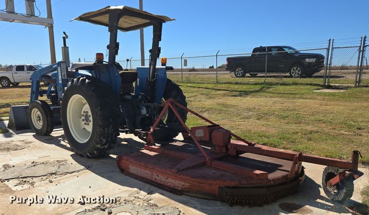image for item ER8102 1997 New Holland 3930 tractor