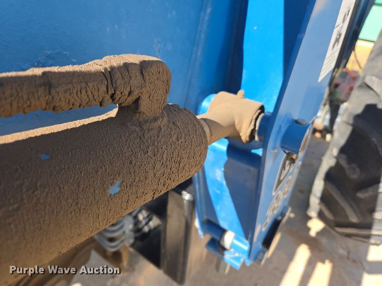 image for item ER8102 1997 New Holland 3930 tractor