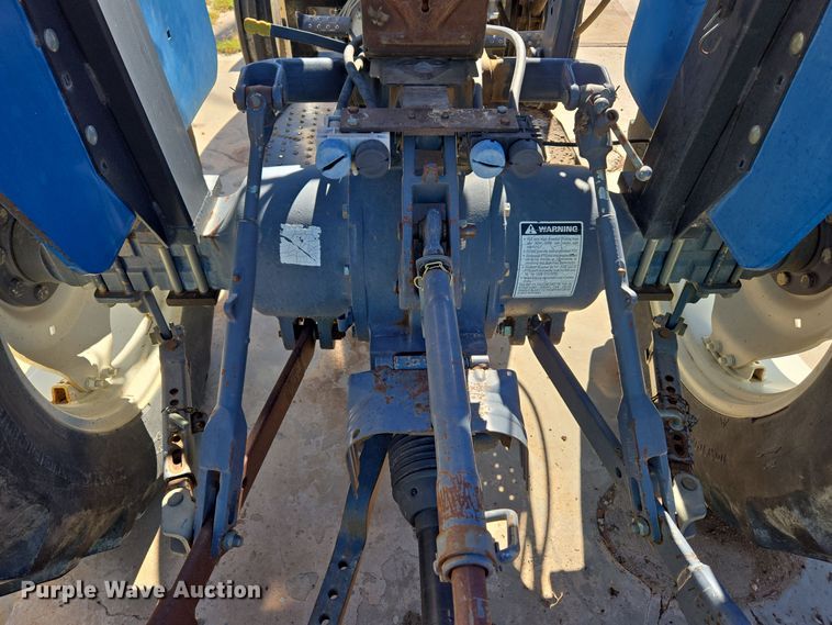 image for item ER8102 1997 New Holland 3930 tractor