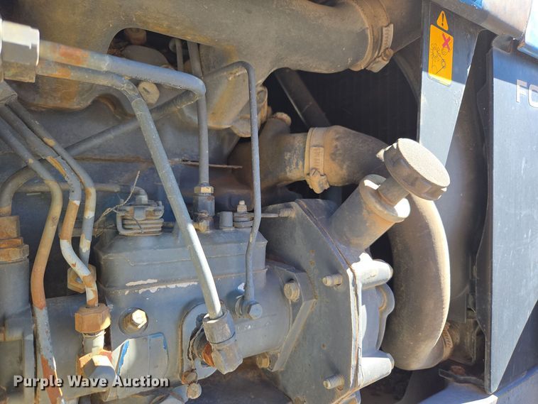 image for item ER8102 1997 New Holland 3930 tractor