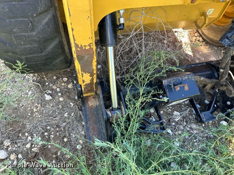 image for item ER8103 2010 Caterpillar 252 B2 skid steer loader