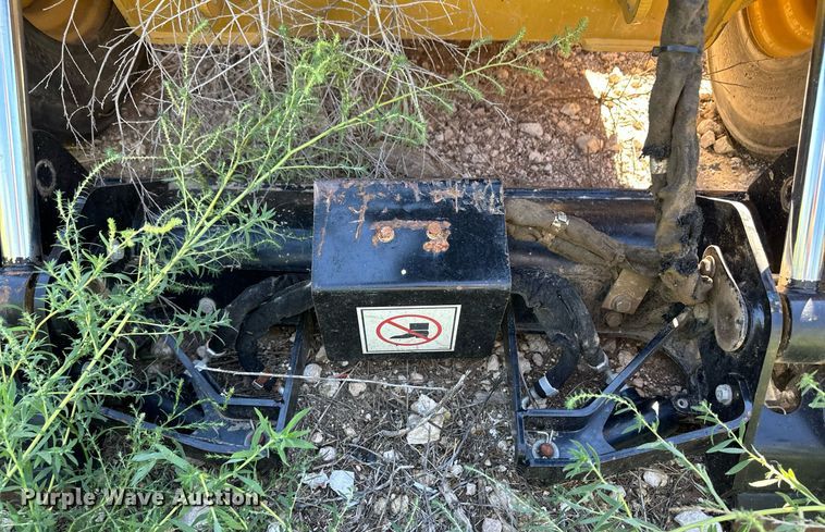 image for item ER8103 2010 Caterpillar 252 B2 skid steer loader