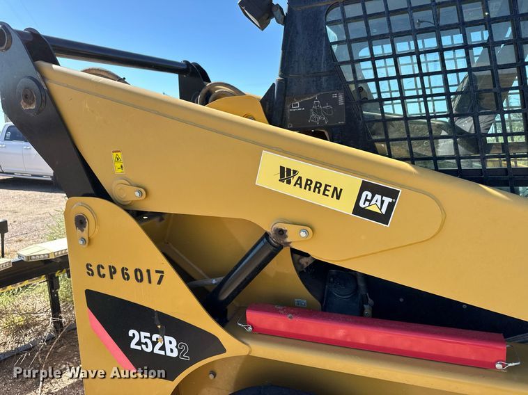 image for item ER8103 2010 Caterpillar 252 B2 skid steer loader