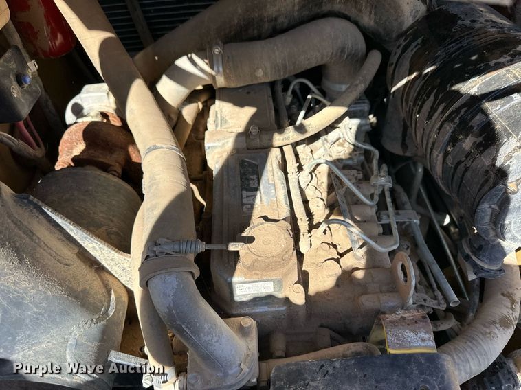 image for item ER8103 2010 Caterpillar 252 B2 skid steer loader