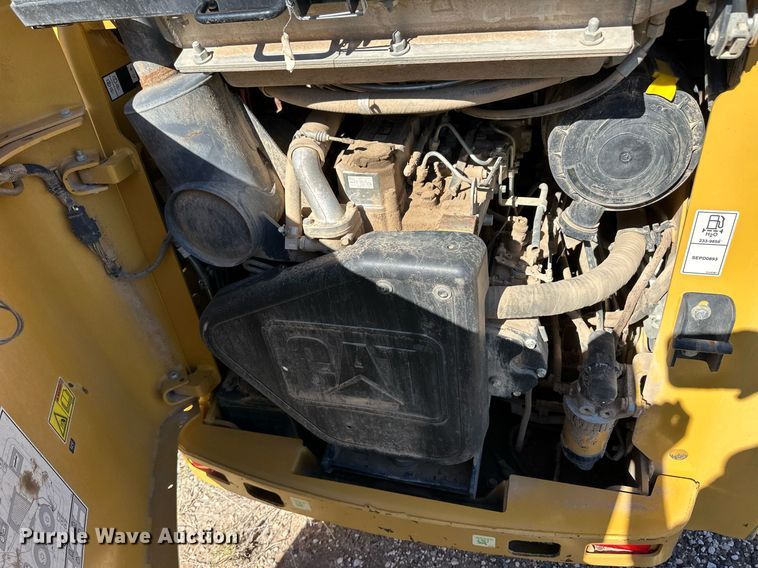 image for item ER8103 2010 Caterpillar 252 B2 skid steer loader