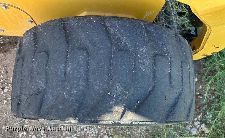 image for item ER8103 2010 Caterpillar 252 B2 skid steer loader