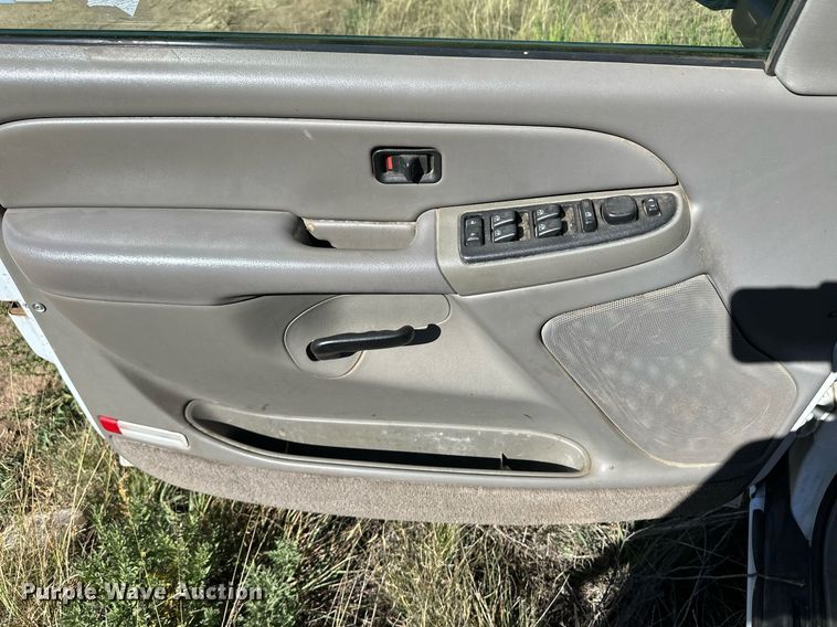 image for item ER8105 2005 Chevrolet Tahoe SUV