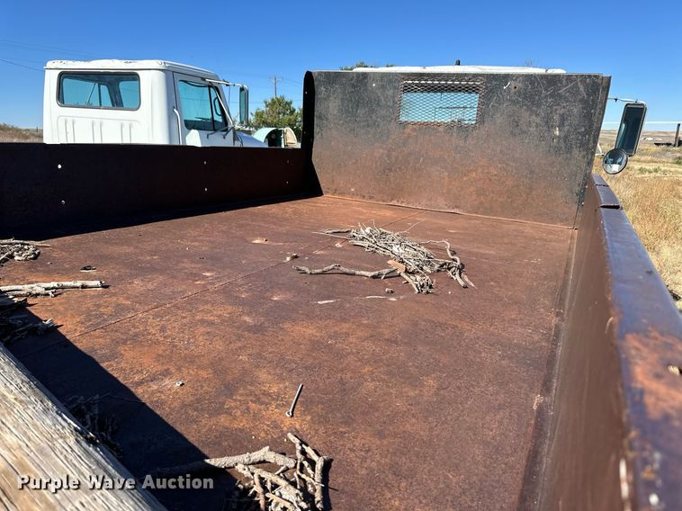 image for item ER8106 1997 International 4700 dump truck