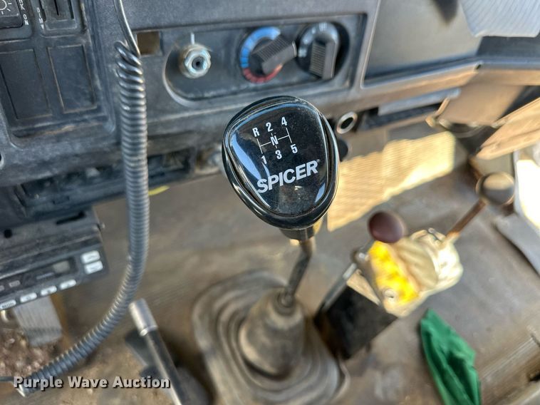 image for item ER8106 1997 International 4700 dump truck