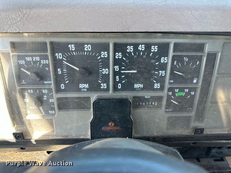 image for item ER8106 1997 International 4700 dump truck