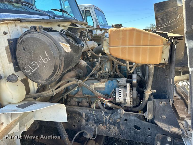 image for item ER8106 1997 International 4700 dump truck