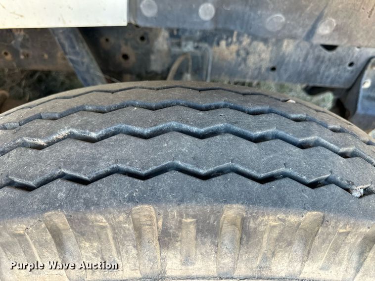 image for item ER8106 1997 International 4700 dump truck