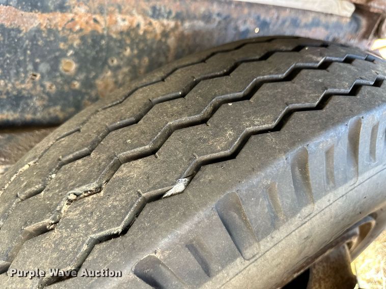 image for item ER8106 1997 International 4700 dump truck