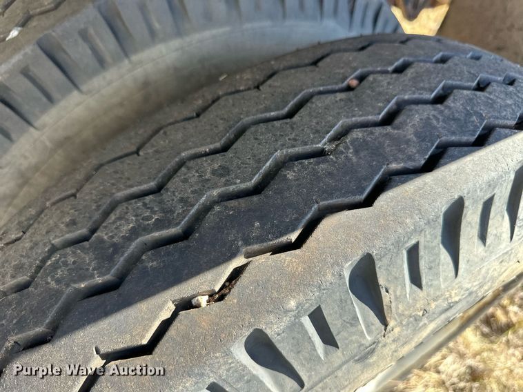 image for item ER8106 1997 International 4700 dump truck