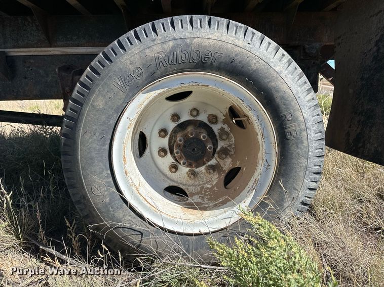 image for item ER8106 1997 International 4700 dump truck