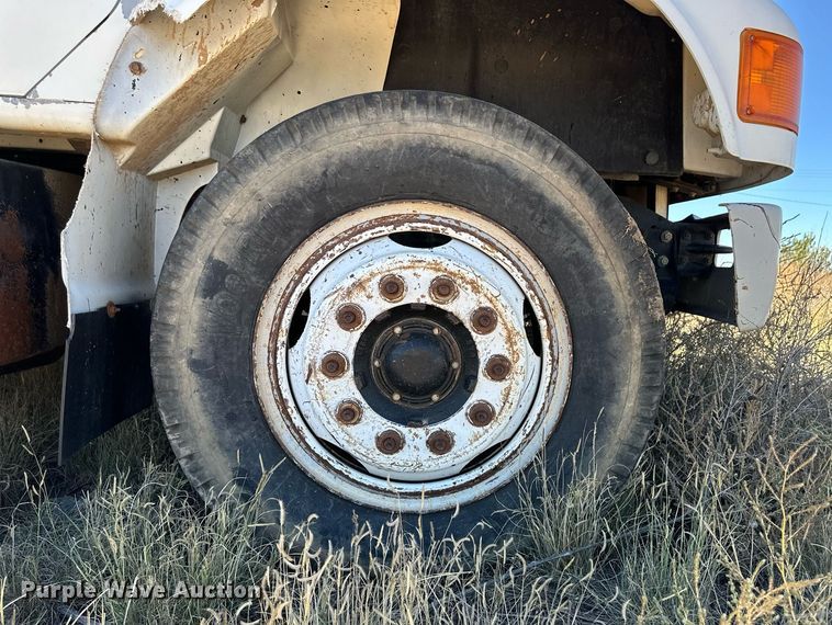 image for item ER8106 1997 International 4700 dump truck