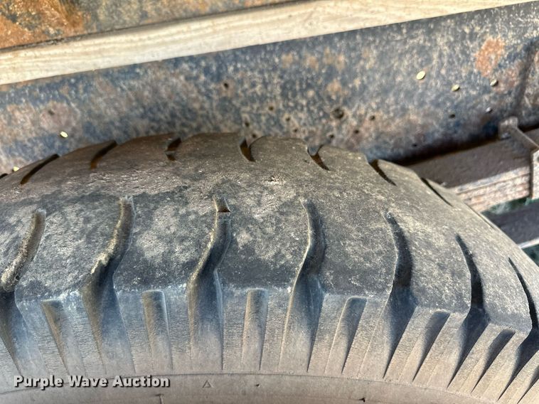 image for item ER8106 1997 International 4700 dump truck