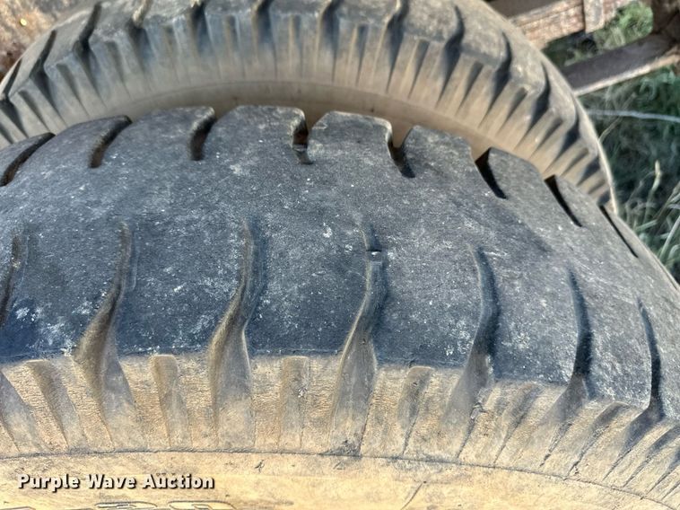 image for item ER8106 1997 International 4700 dump truck