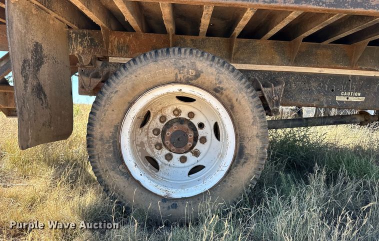 image for item ER8106 1997 International 4700 dump truck