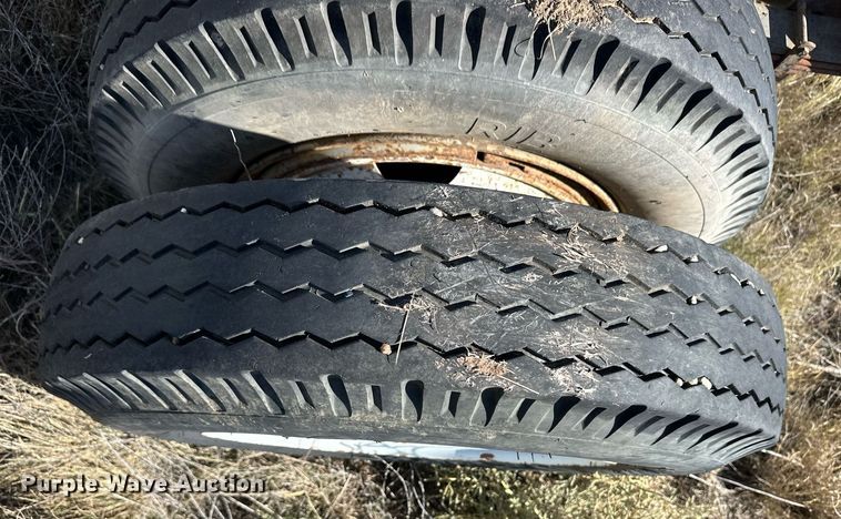 image for item ER8107 1997 International 4700 truck cab and chassis