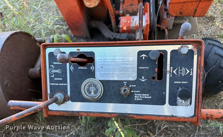 image for item ER8110 Ditch Witch VP12 cable plow