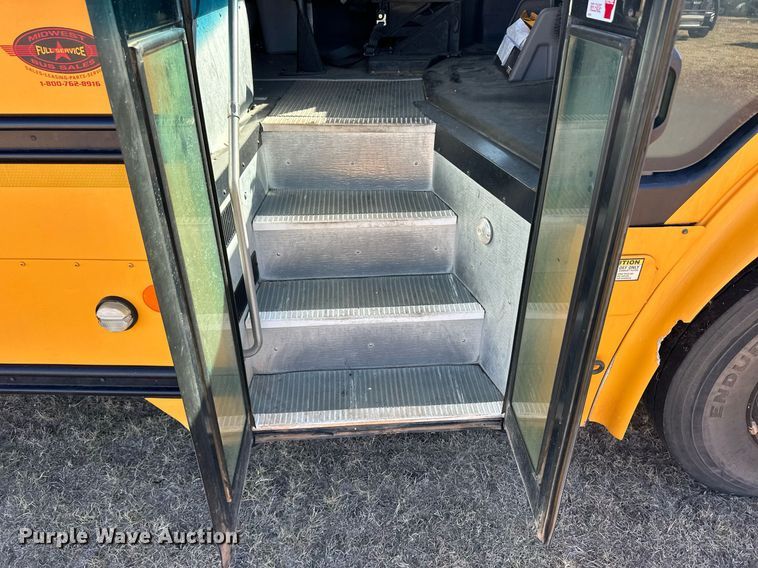 image for item ER8115 2013 Freightliner B2B school bus