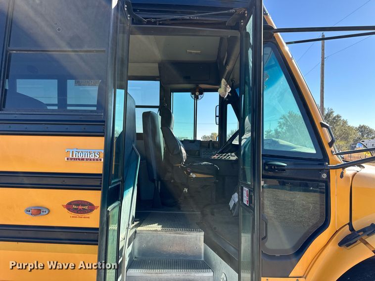 image for item ER8115 2013 Freightliner B2B school bus