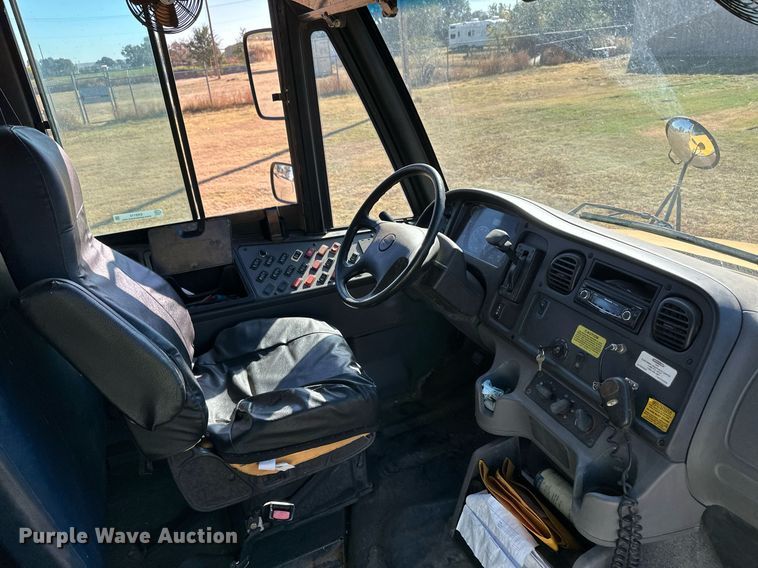 image for item ER8115 2013 Freightliner B2B school bus