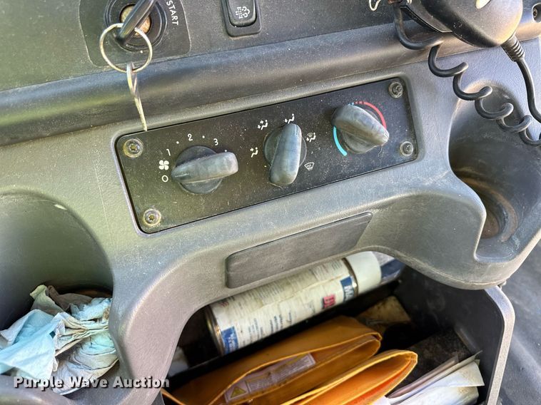 image for item ER8115 2013 Freightliner B2B school bus