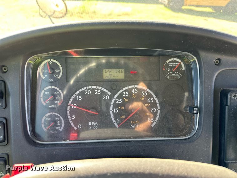 image for item ER8115 2013 Freightliner B2B school bus