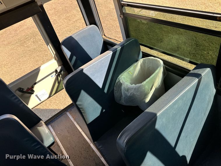 image for item ER8115 2013 Freightliner B2B school bus