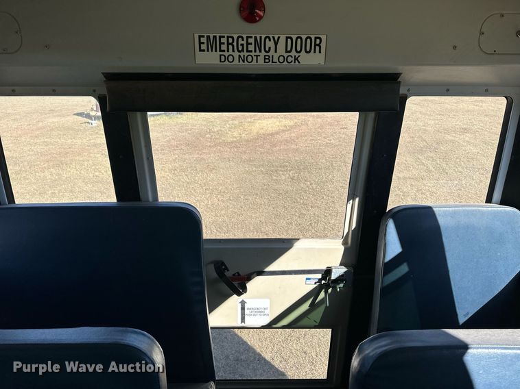 image for item ER8115 2013 Freightliner B2B school bus