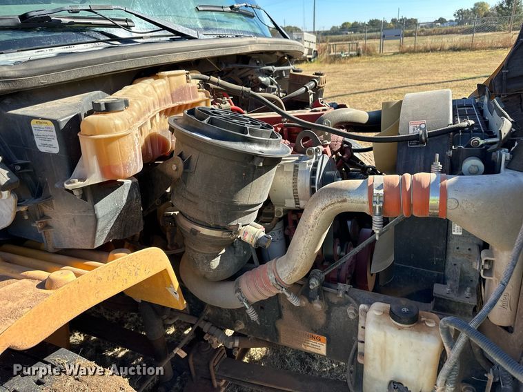 image for item ER8115 2013 Freightliner B2B school bus