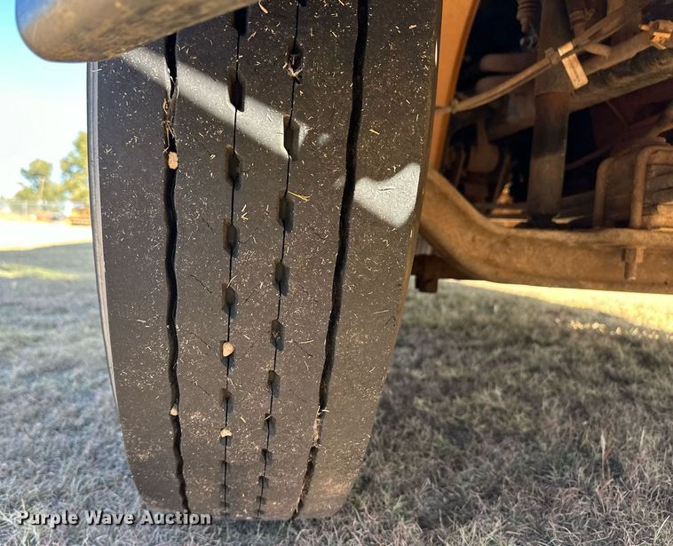 image for item ER8115 2013 Freightliner B2B school bus