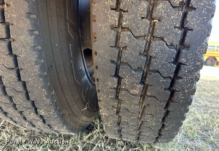 image for item ER8115 2013 Freightliner B2B school bus