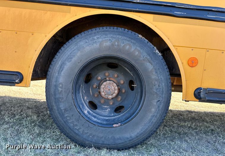 image for item ER8115 2013 Freightliner B2B school bus