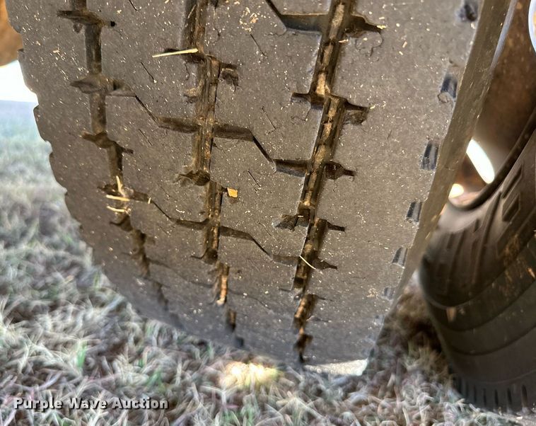 image for item ER8115 2013 Freightliner B2B school bus