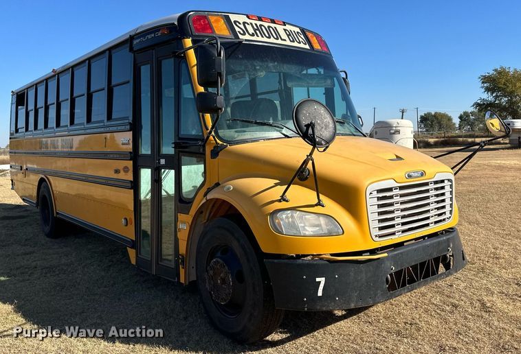 image for item ER8116 2013 Freightliner B2B school bus
