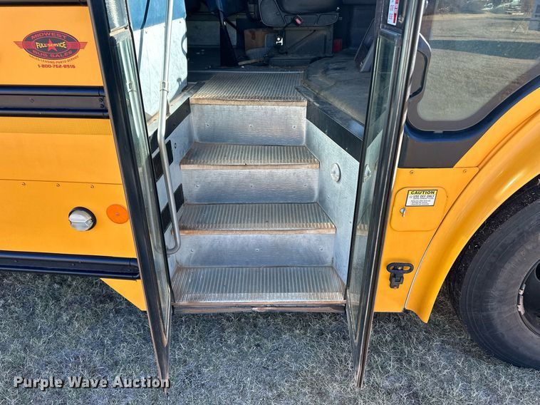 image for item ER8116 2013 Freightliner B2B school bus