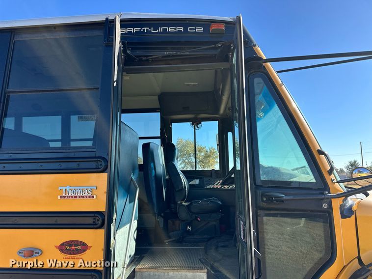 image for item ER8116 2013 Freightliner B2B school bus